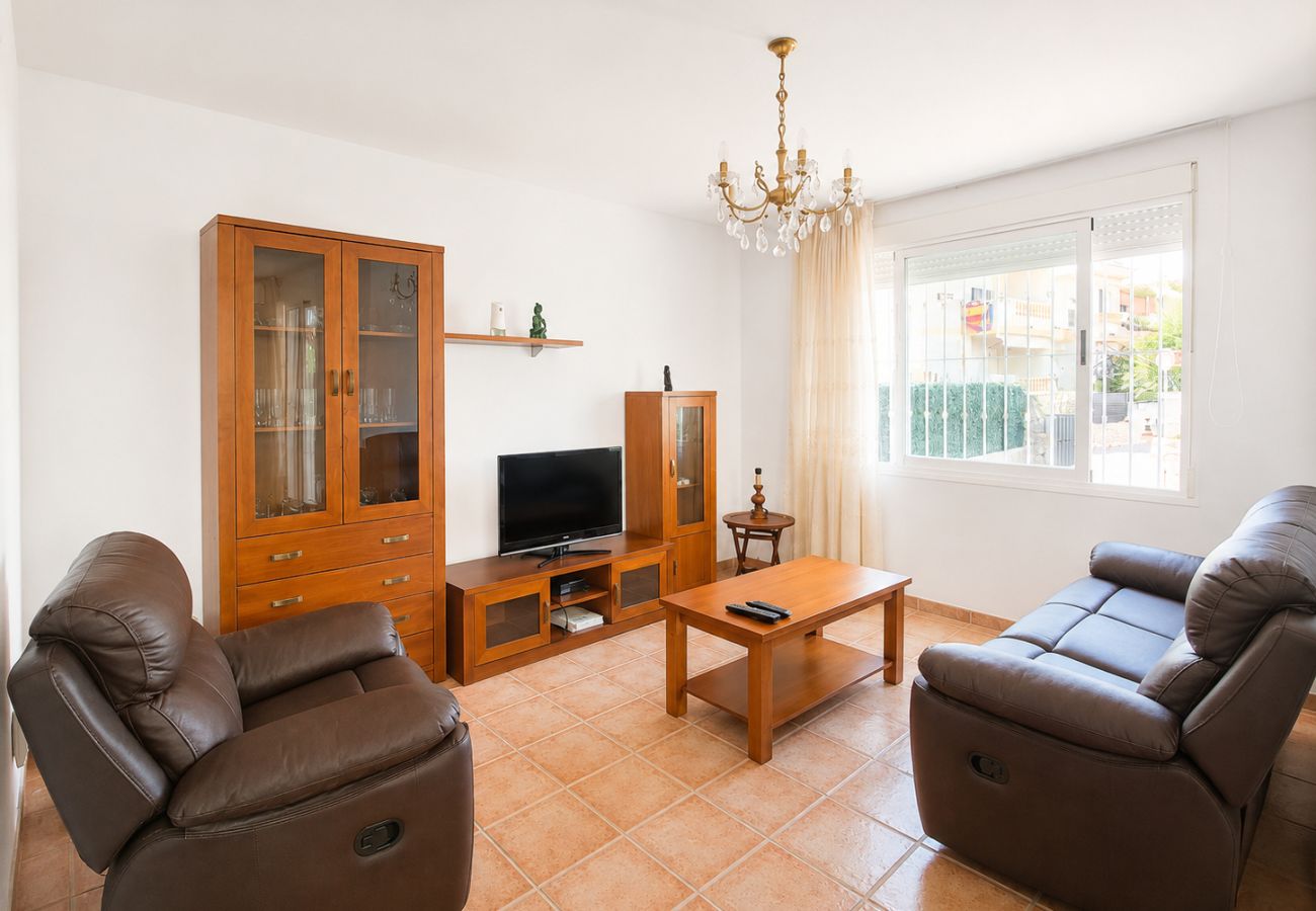 Casa en Alcoceber / Alcossebre - Villa Tres Playas | Gran patio privado · Piscina ·