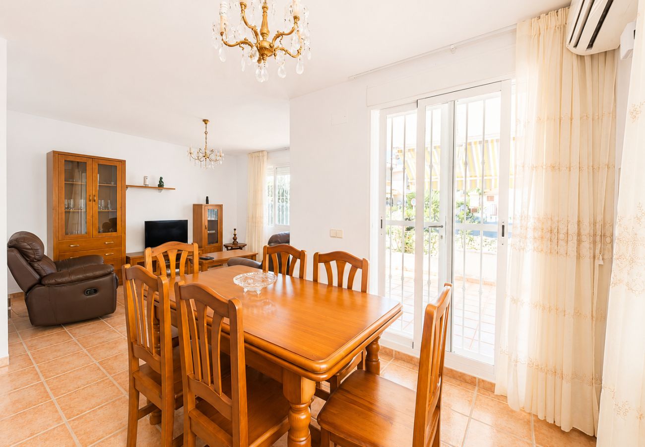 Casa en Alcoceber / Alcossebre - Villa Tres Playas | Gran patio privado · Piscina ·