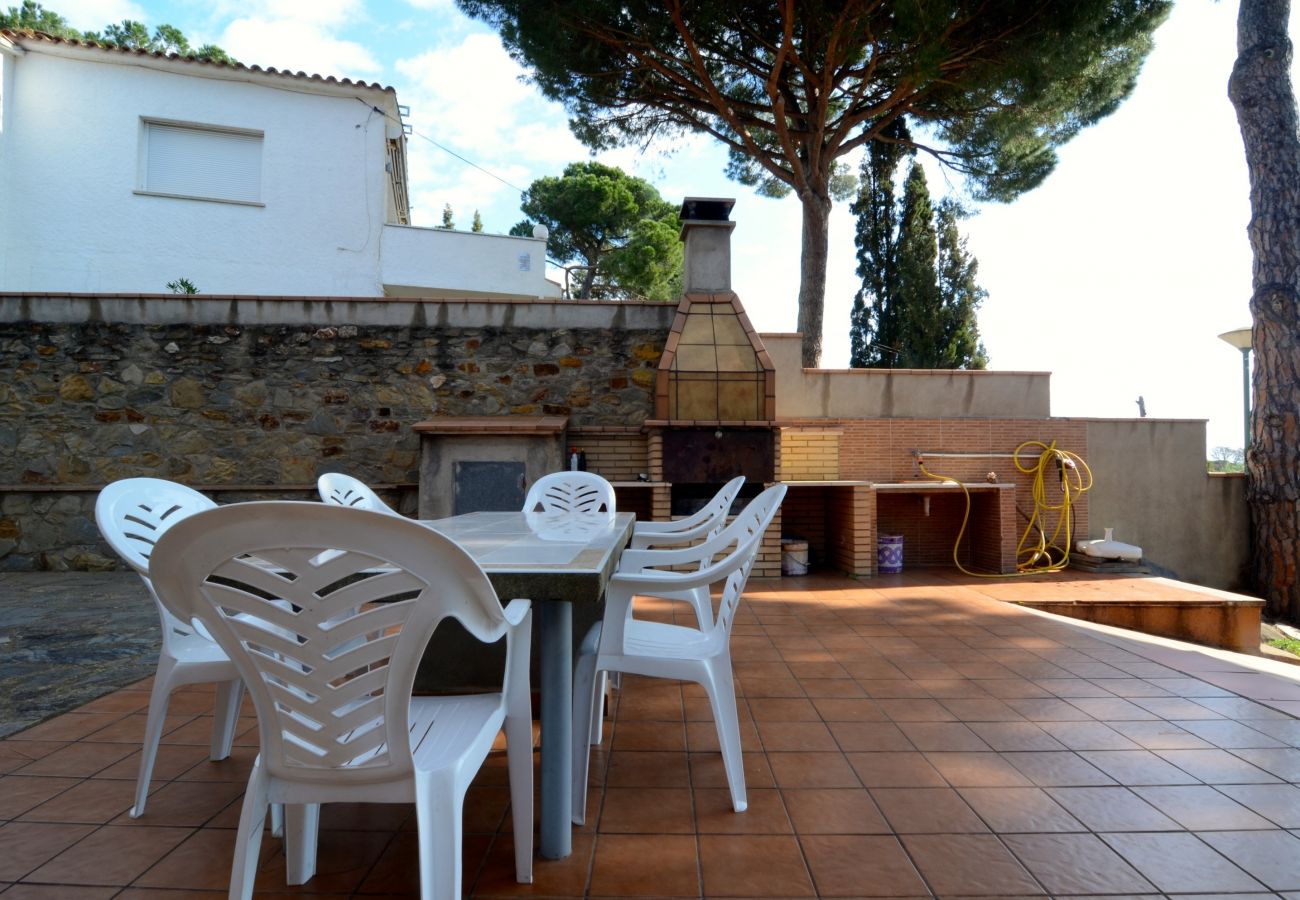 Apartment in L'Escala - MUSEU BAIXOS