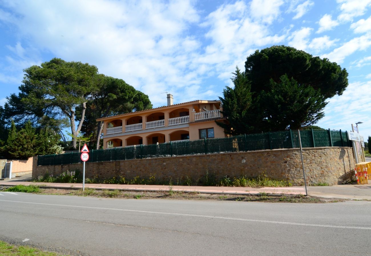 Apartment in L'Escala - MUSEU BAIXOS