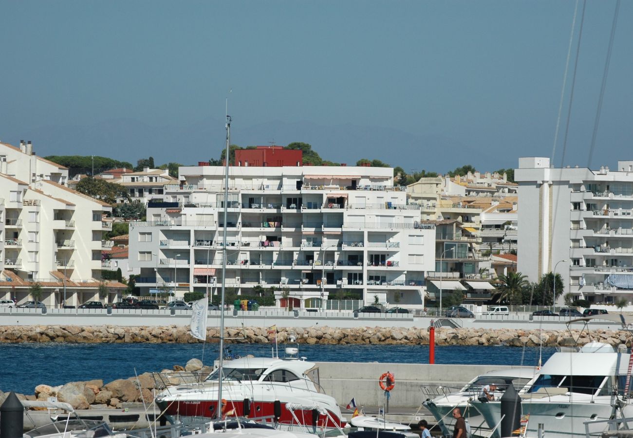 Apartment in L'Escala - PASSEIG DEL MAR 22