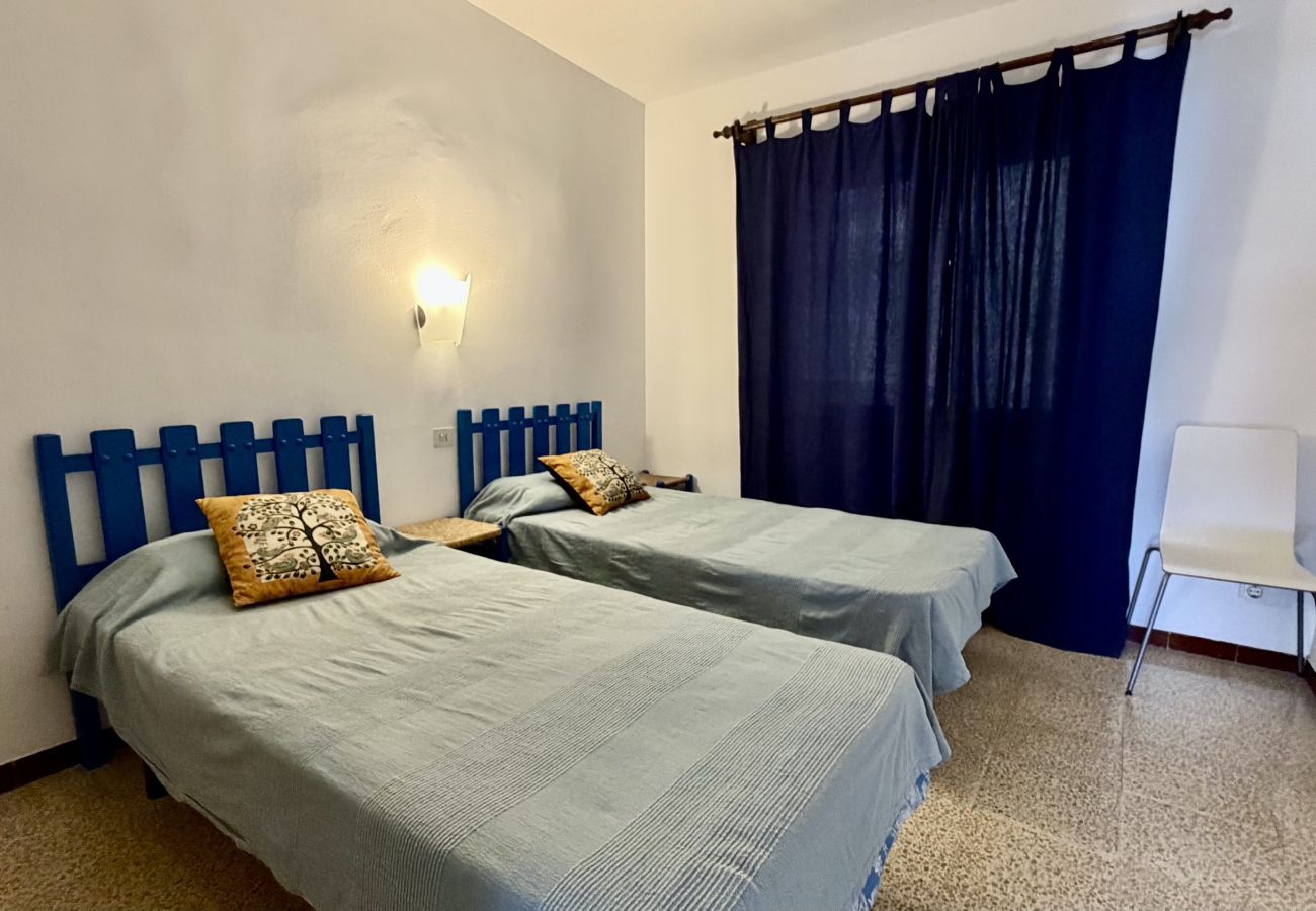 Apartment in L'Escala - ELS PESCADORS 2.1