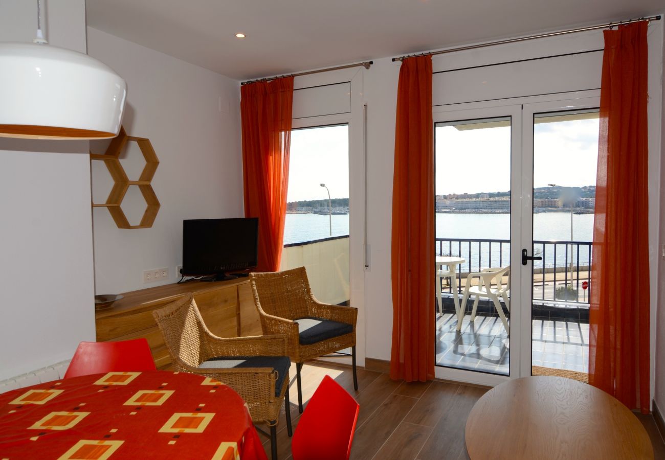 Apartment in L'Escala - PASSEIG DEL MAR 18