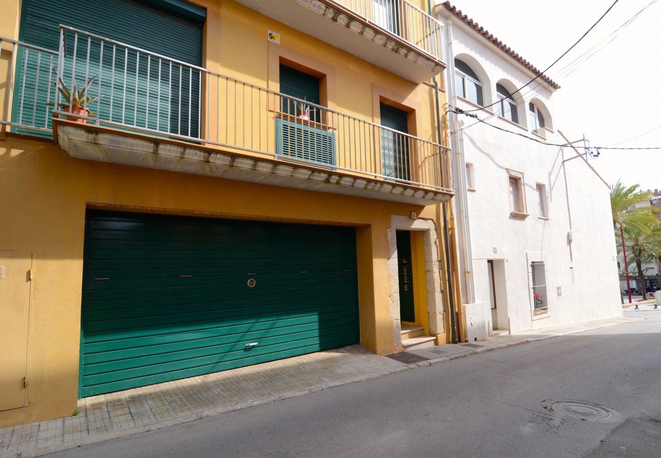 Apartment in L'Escala - EL XIC 3-2