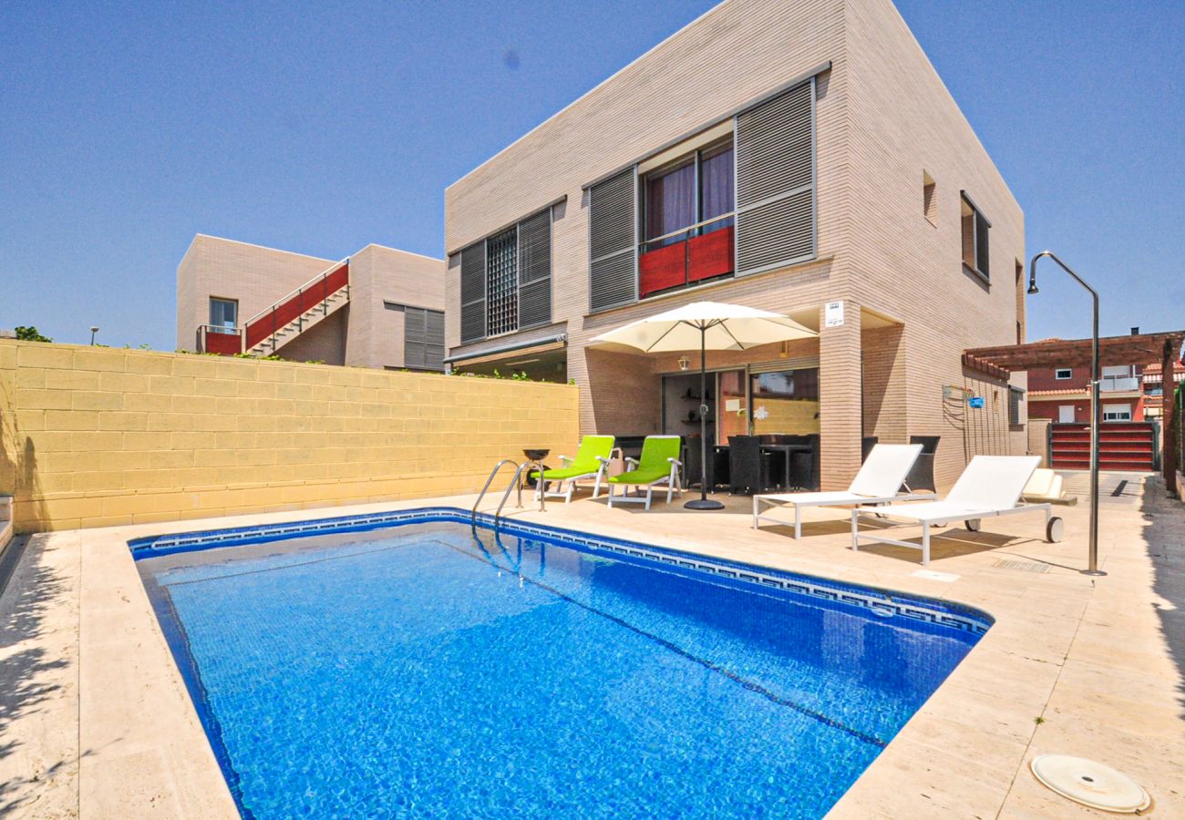 Villa in Cambrils - VILLA MAGNOLIA