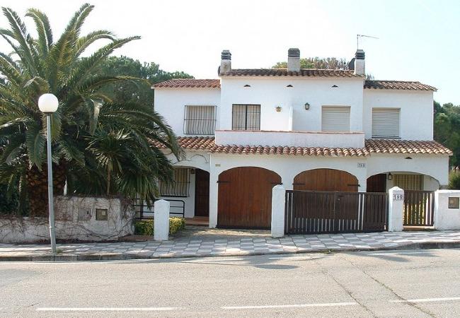 House in L'Escala - MONTGO PARK 06