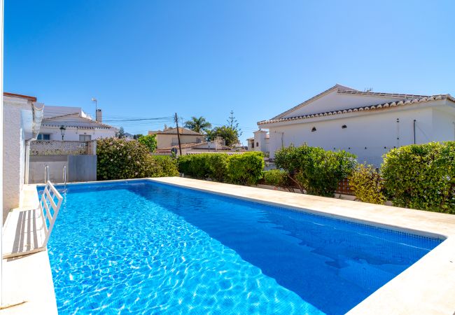 Villa/Dettached house in Nerja - Villa Sevilla Private Pool by Casasol