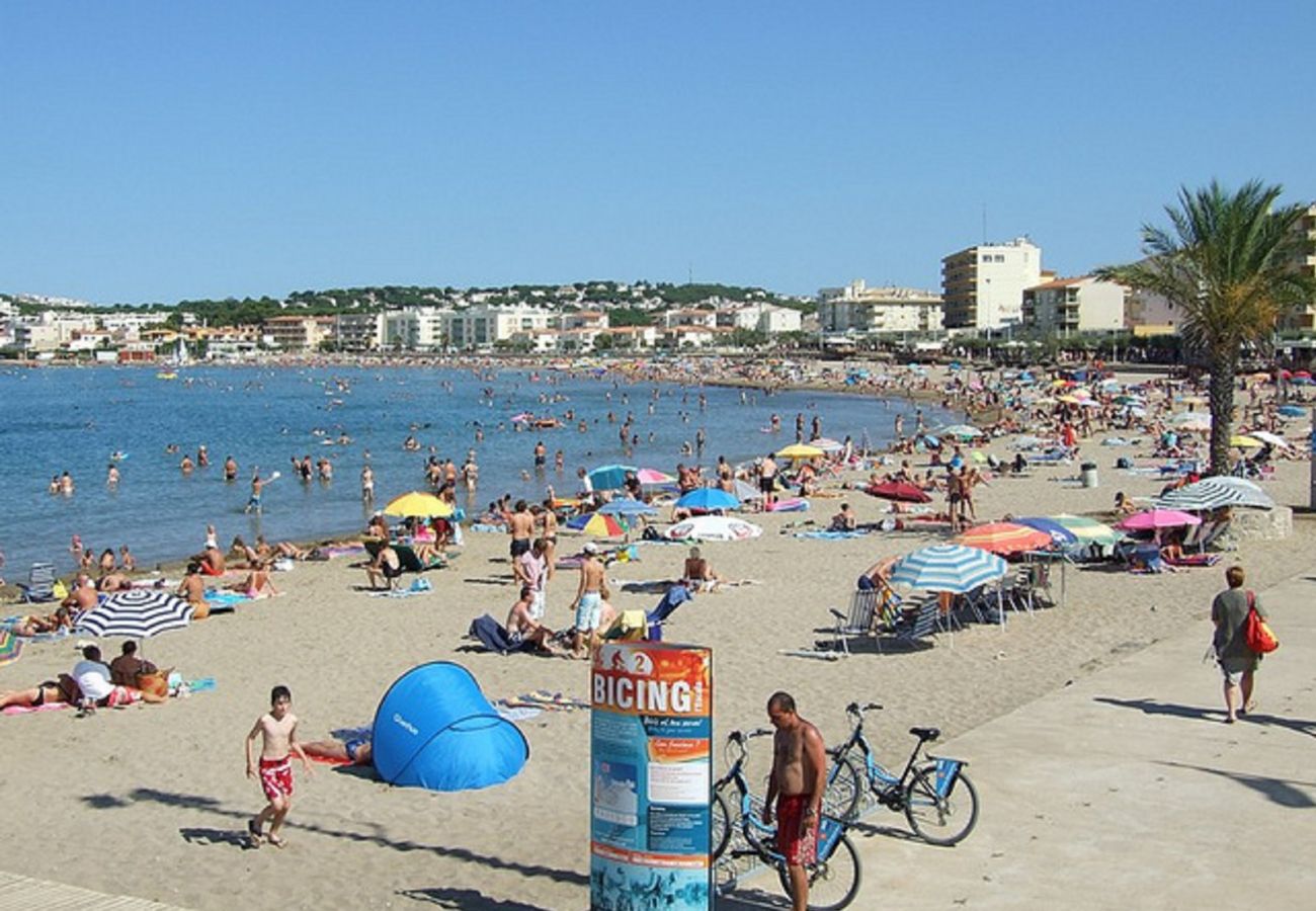 Apartment in L'Escala - GARBI PARK D 404