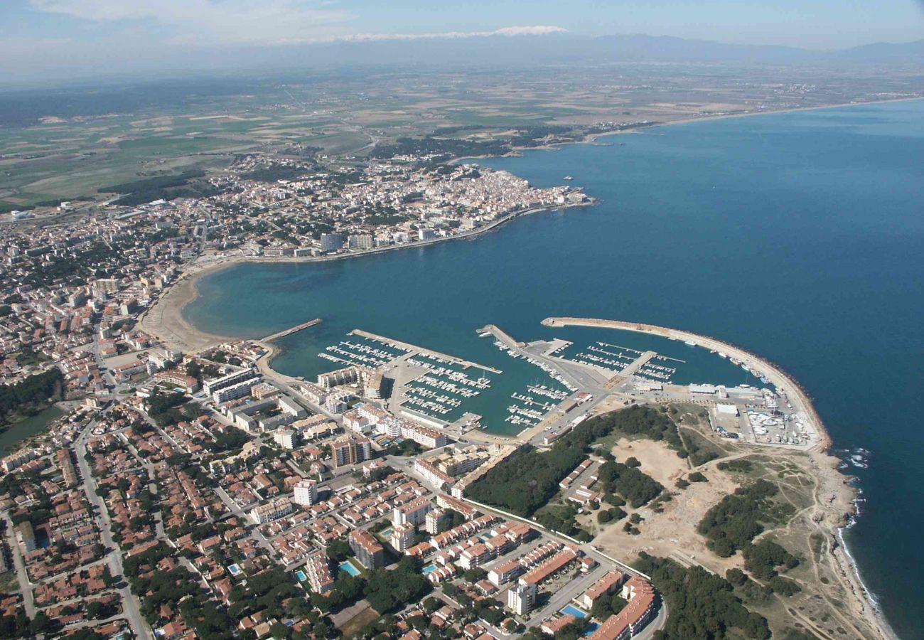 Apartment in L'Escala - GARBI PARK D 404