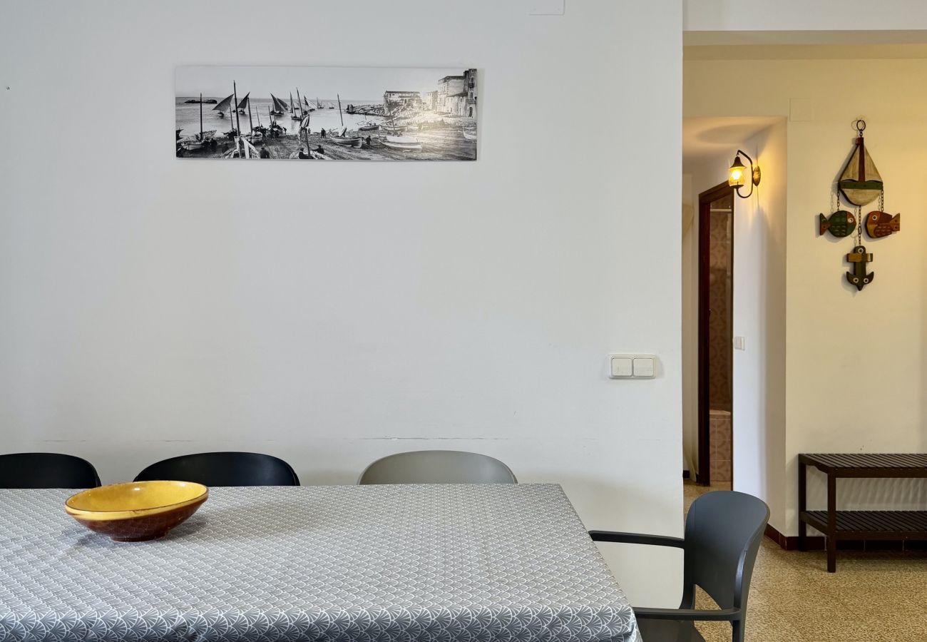 Apartment in L'Escala - ELS PESCADORS 2.2