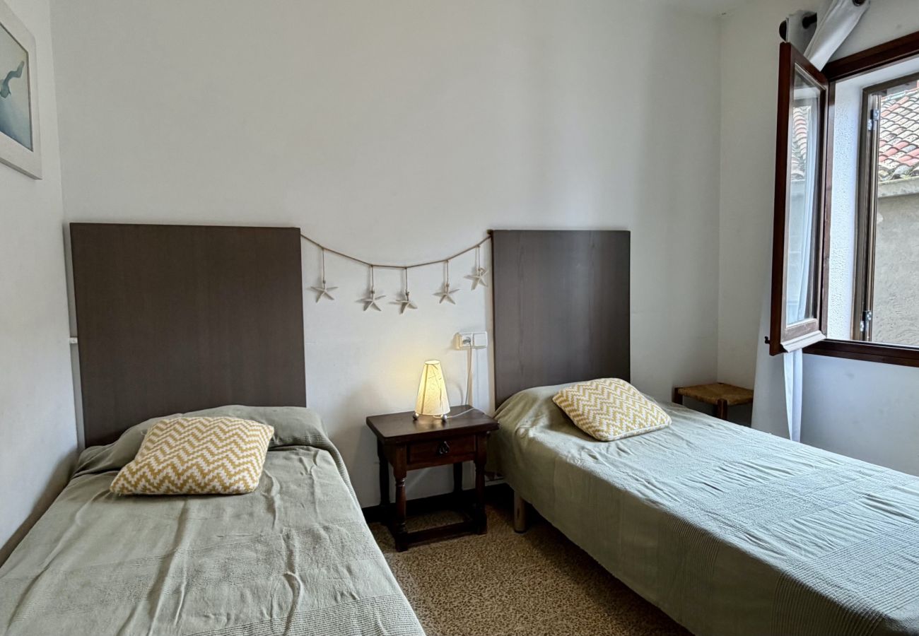 Apartment in L'Escala - ELS PESCADORS 2.2