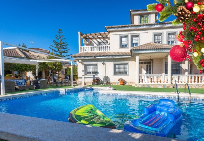 Villa/Dettached house in Mutxamel / Muchamiel - Fidalsa White House Premium