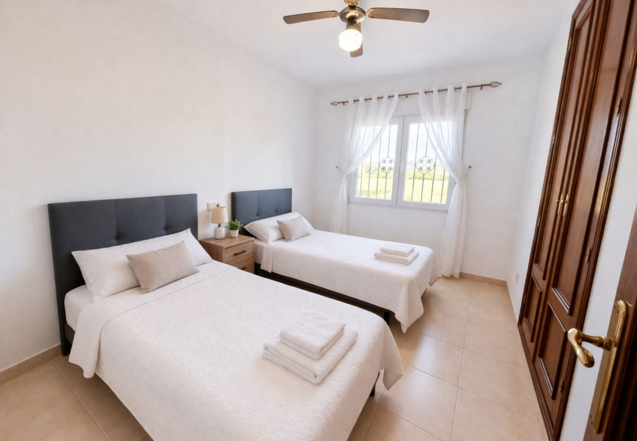 Villa in Alcocebre / Alcossebre - Villa con Piscina Privada y 2.000m² de Jardín