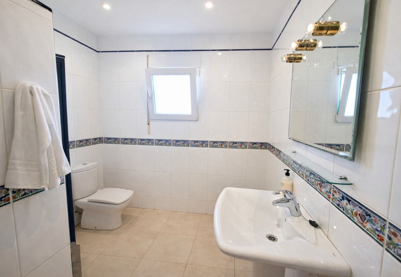 Villa in Alcocebre / Alcossebre - Villa con Piscina Privada y 2.000m² de Jardín