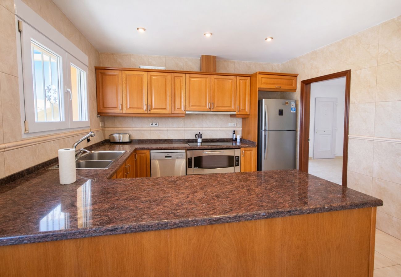 Villa in Alcocebre / Alcossebre - Villa con Piscina Privada y 2.000m² de Jardín