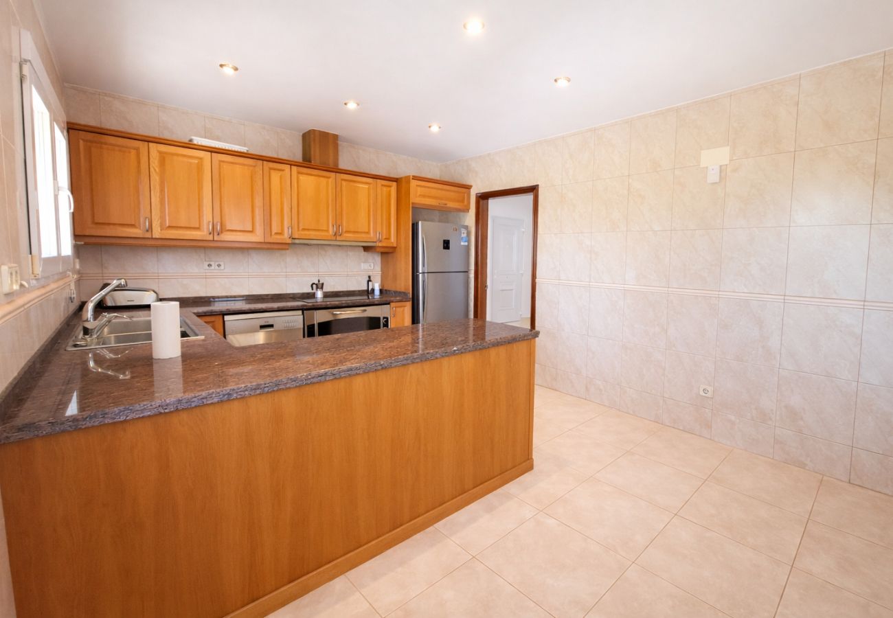 Villa in Alcocebre / Alcossebre - Villa con Piscina Privada y 2.000m² de Jardín