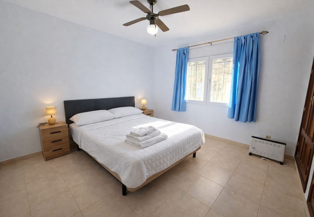 Villa in Alcocebre / Alcossebre - Villa con Piscina Privada y 2.000m² de Jardín