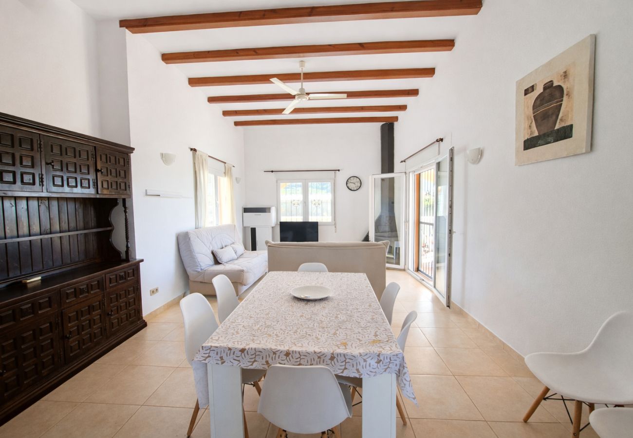 Villa in Alcocebre / Alcossebre - Villa con Piscina Privada y 2.000m² de Jardín