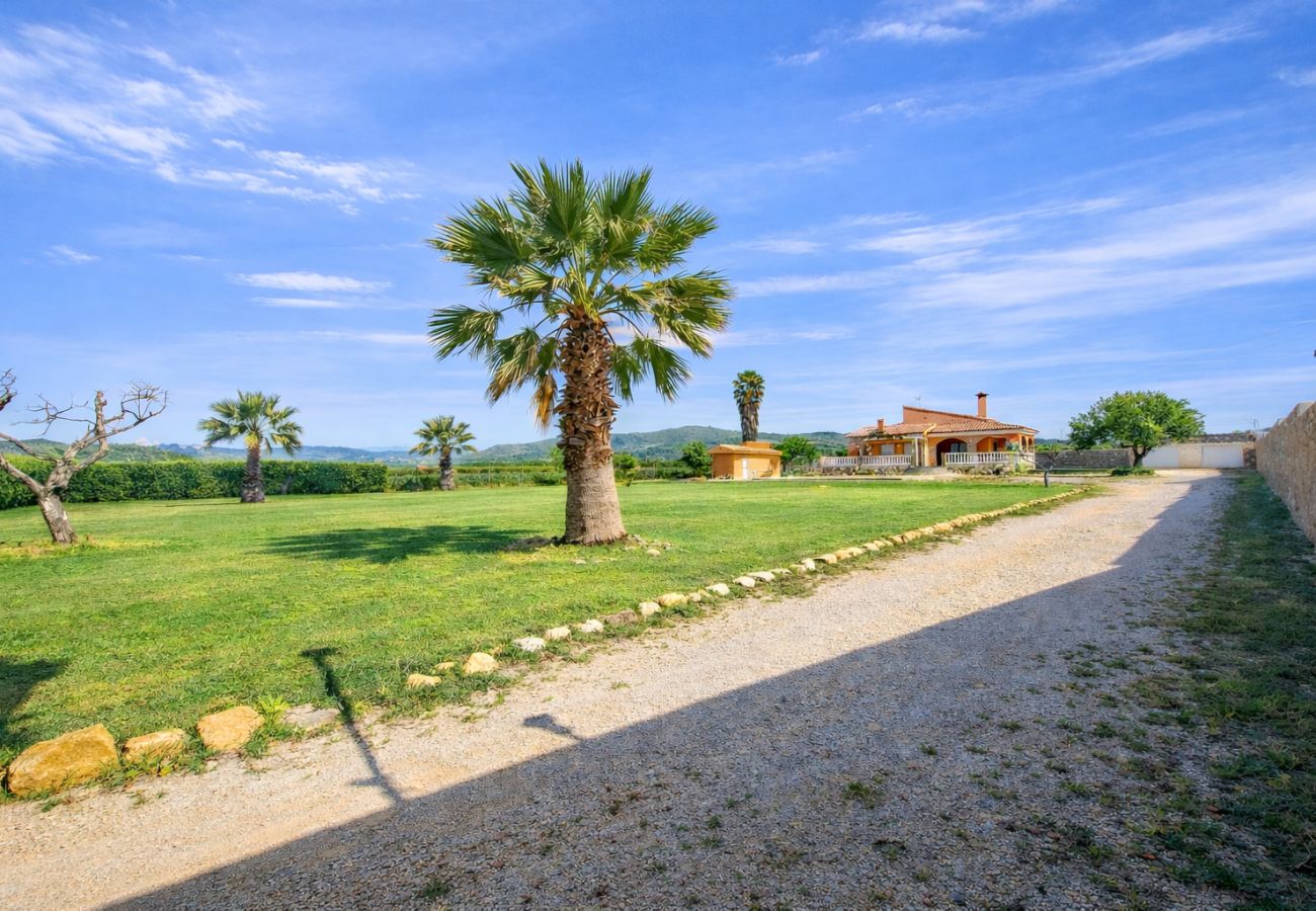 Villa in Alcocebre / Alcossebre - Villa con Piscina Privada y 2.000m² de Jardín