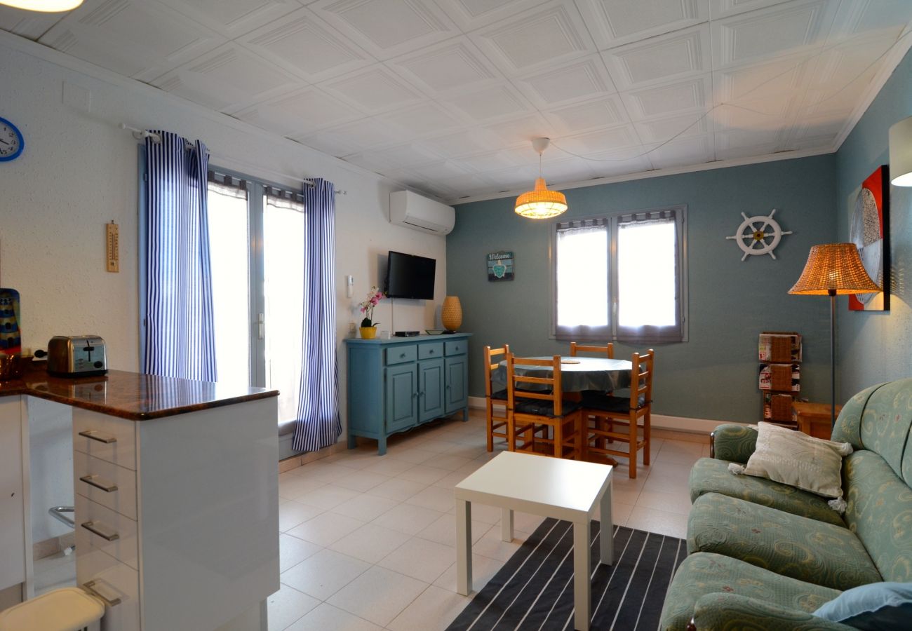 Apartment in L'Escala - CALA MONTGO 17 A.C