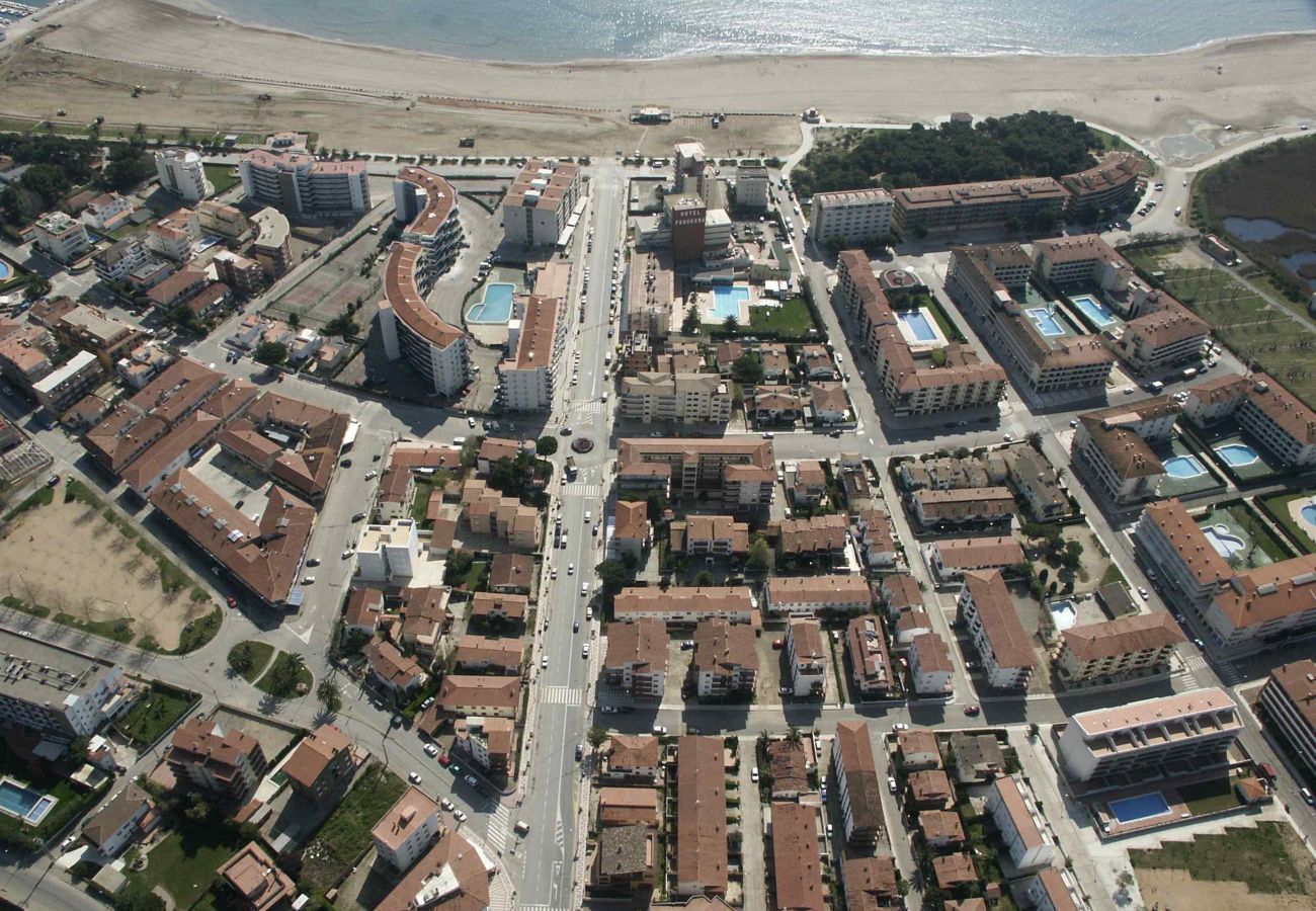 Apartment in Estartit - ROCAMAURA III 2-6