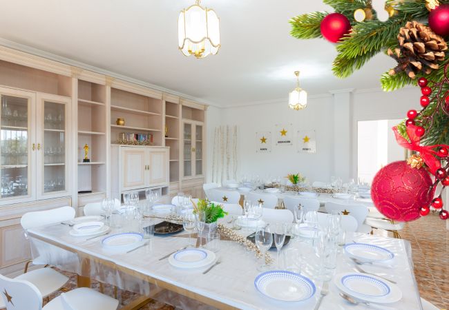 Villa in Mutxamel / Muchamiel - Fidalsa Grand White House