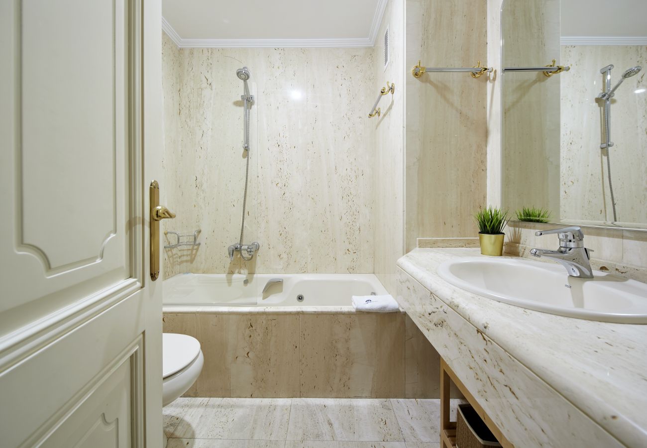 Apartment in San Sebastián - ORTZIMUGA - Basque Stay