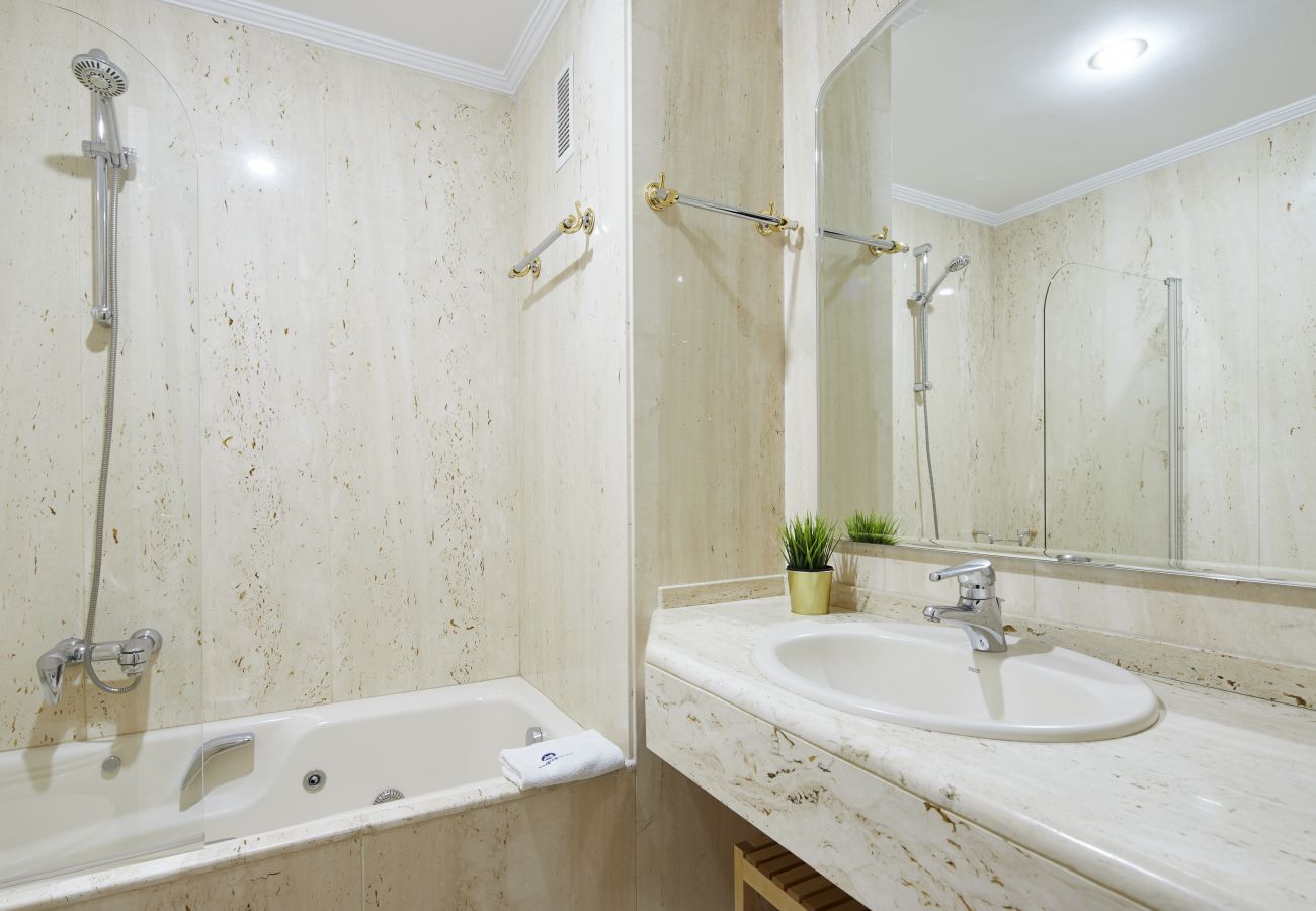 Apartment in San Sebastián - ORTZIMUGA - Basque Stay
