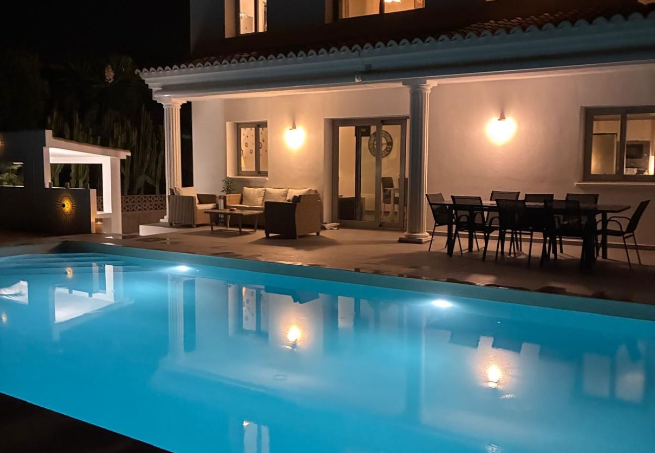 Villa in Calpe / Calp - AT089 VALLESA