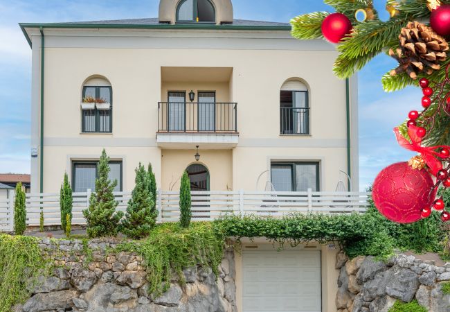 Villa in Arce de Pi&eacutelagos - Fidalsa Majestic