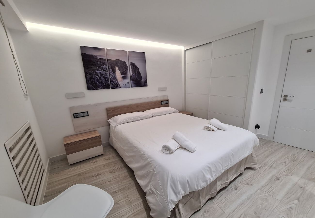Apartment in Gijón - 104A Apartamento para 8 Personas