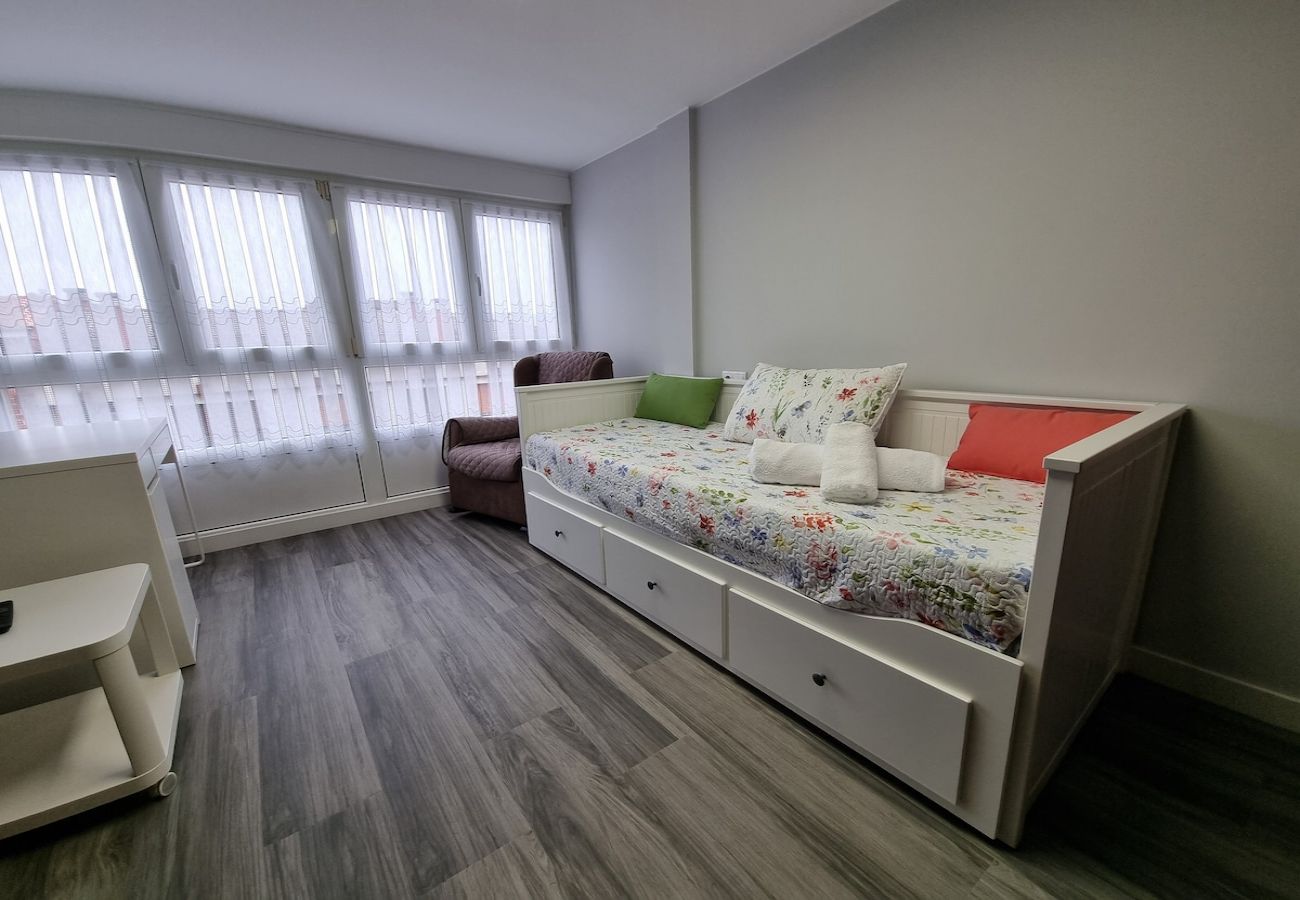 Apartment in Gijón - 153A -3 dormitorios Barrio de La Arena con parking