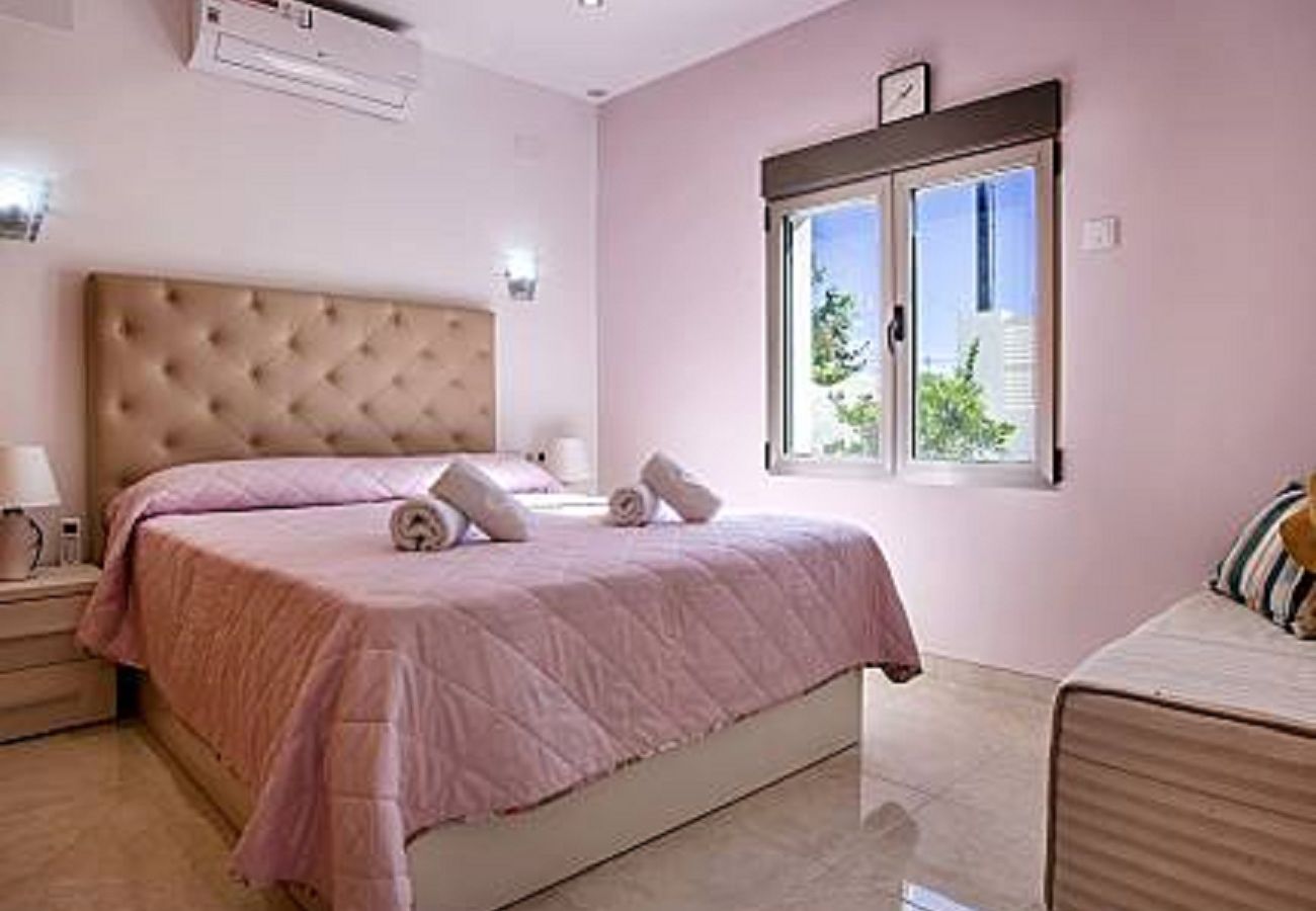 Villa in Calpe / Calp - AT352 VILLA EL BARCO