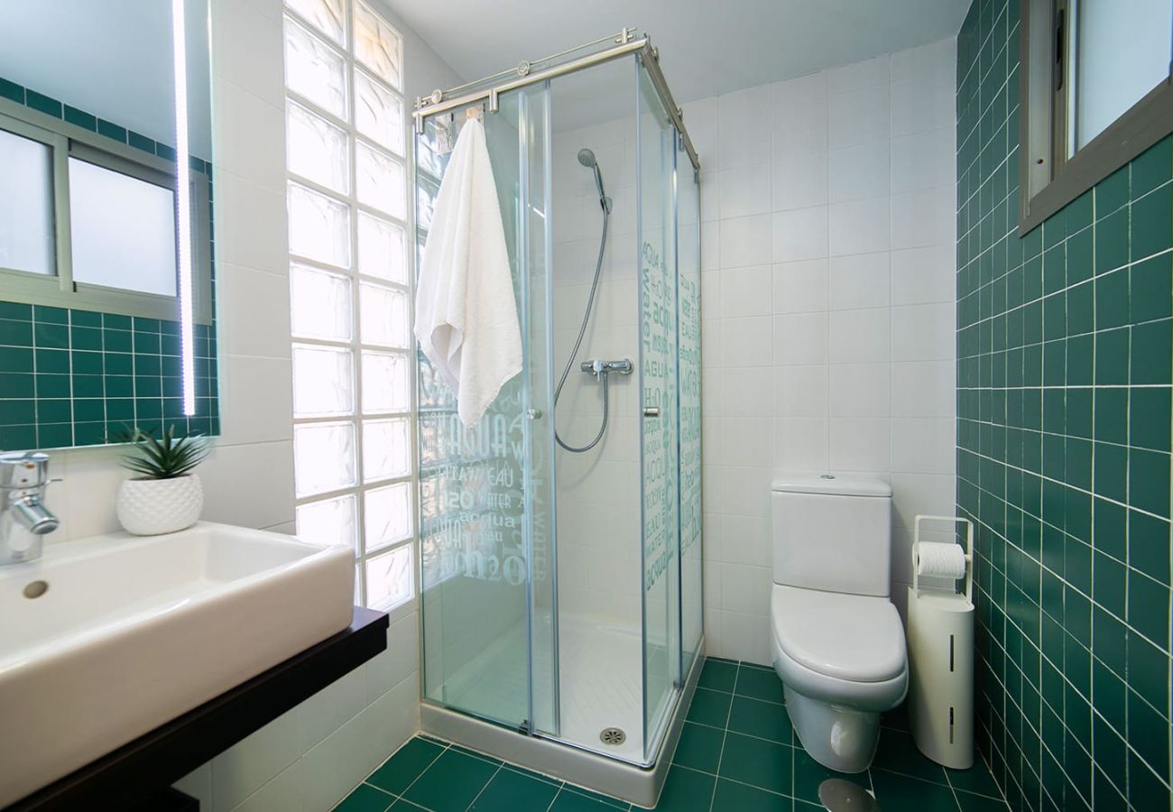 Bathroom Borumbot Building 4 Sea Views