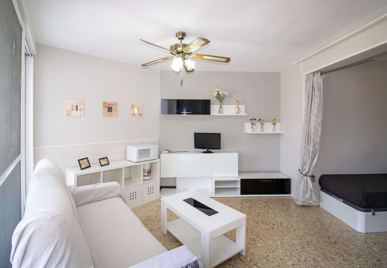 Studio in Alcocebre / Alcossebre - Las Fuentes Beach Studio - Piscina y jardín