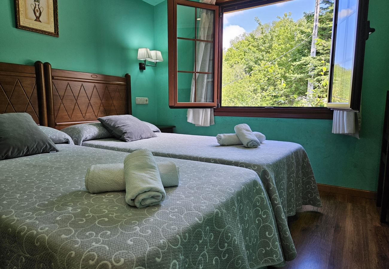 Rent by room in Mieres - 26A06 Hotel Montaña Casa Migio