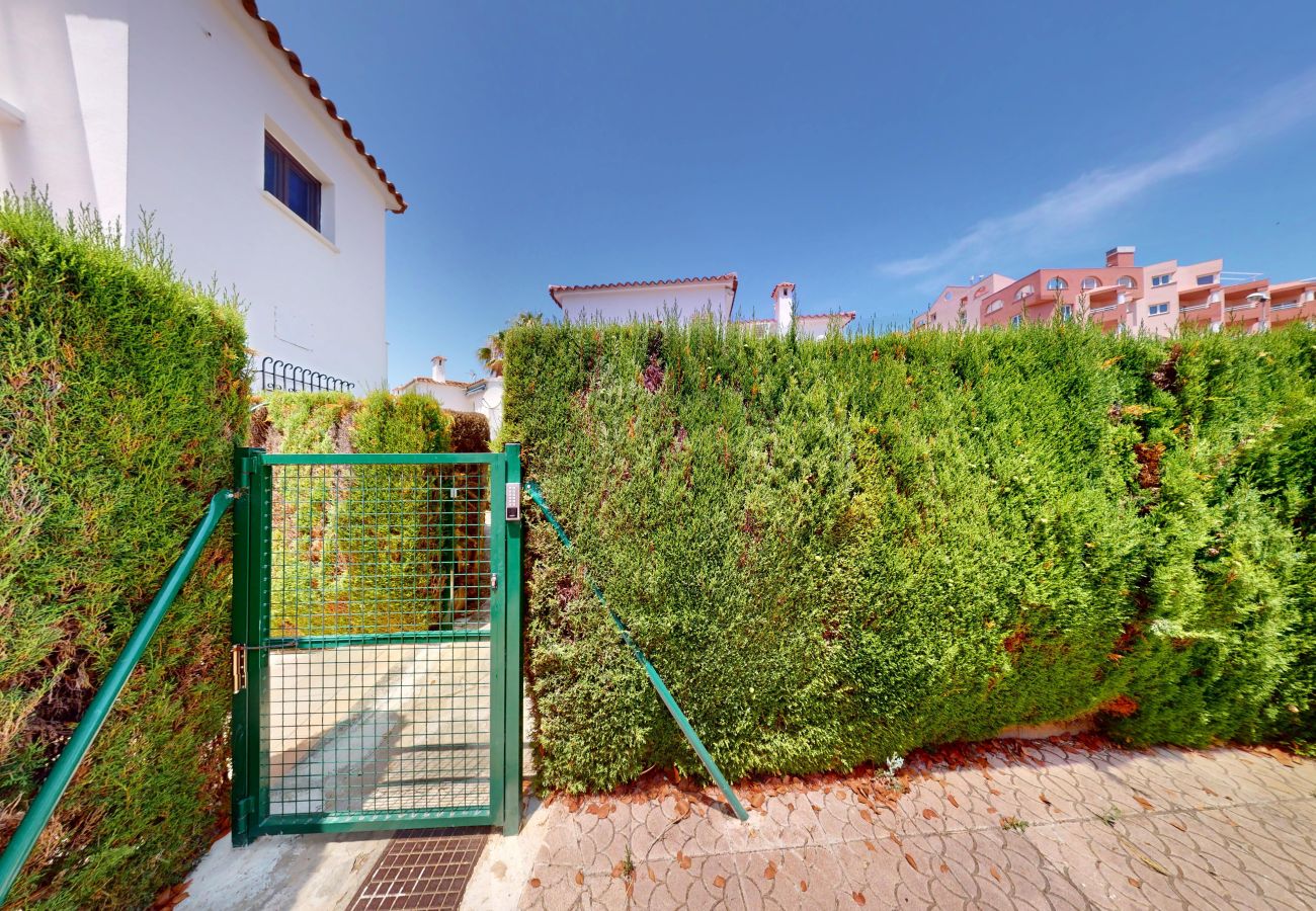 Apartment in Oliva - Club Sevilla I 18A