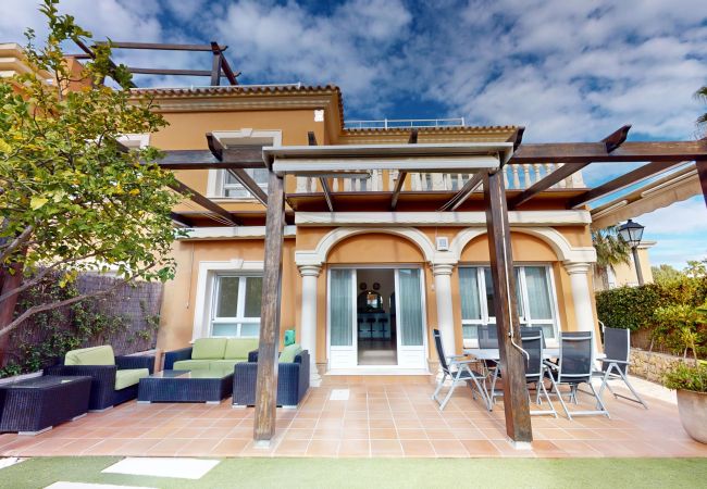 Bungalow/Linked villa in Oliva - Las Palmeras 12-5