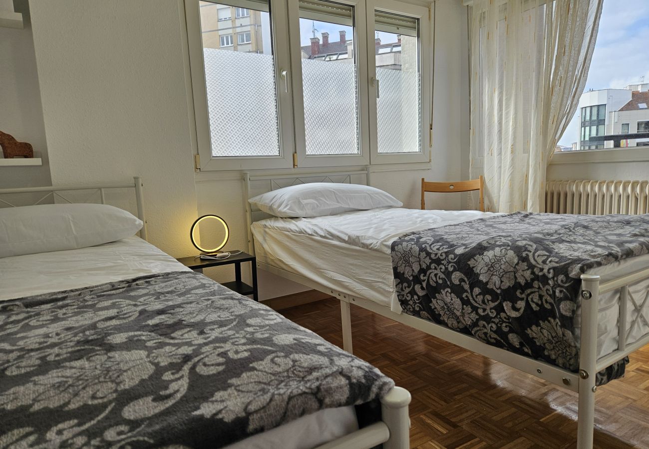 Apartment in Gijón - 1A118 Kirche
