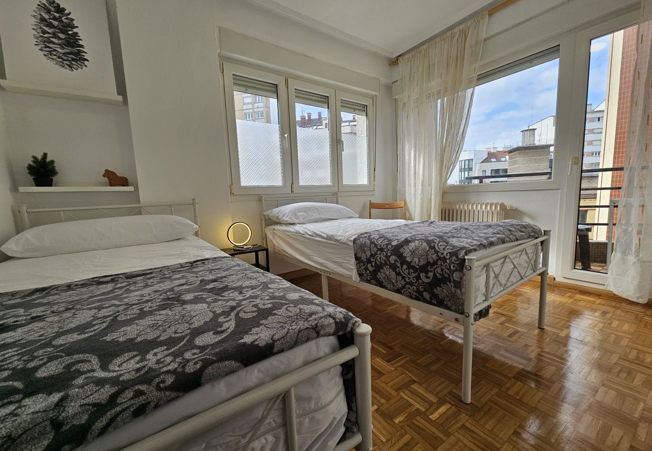 Apartment in Gijón - 1A118 Kirche