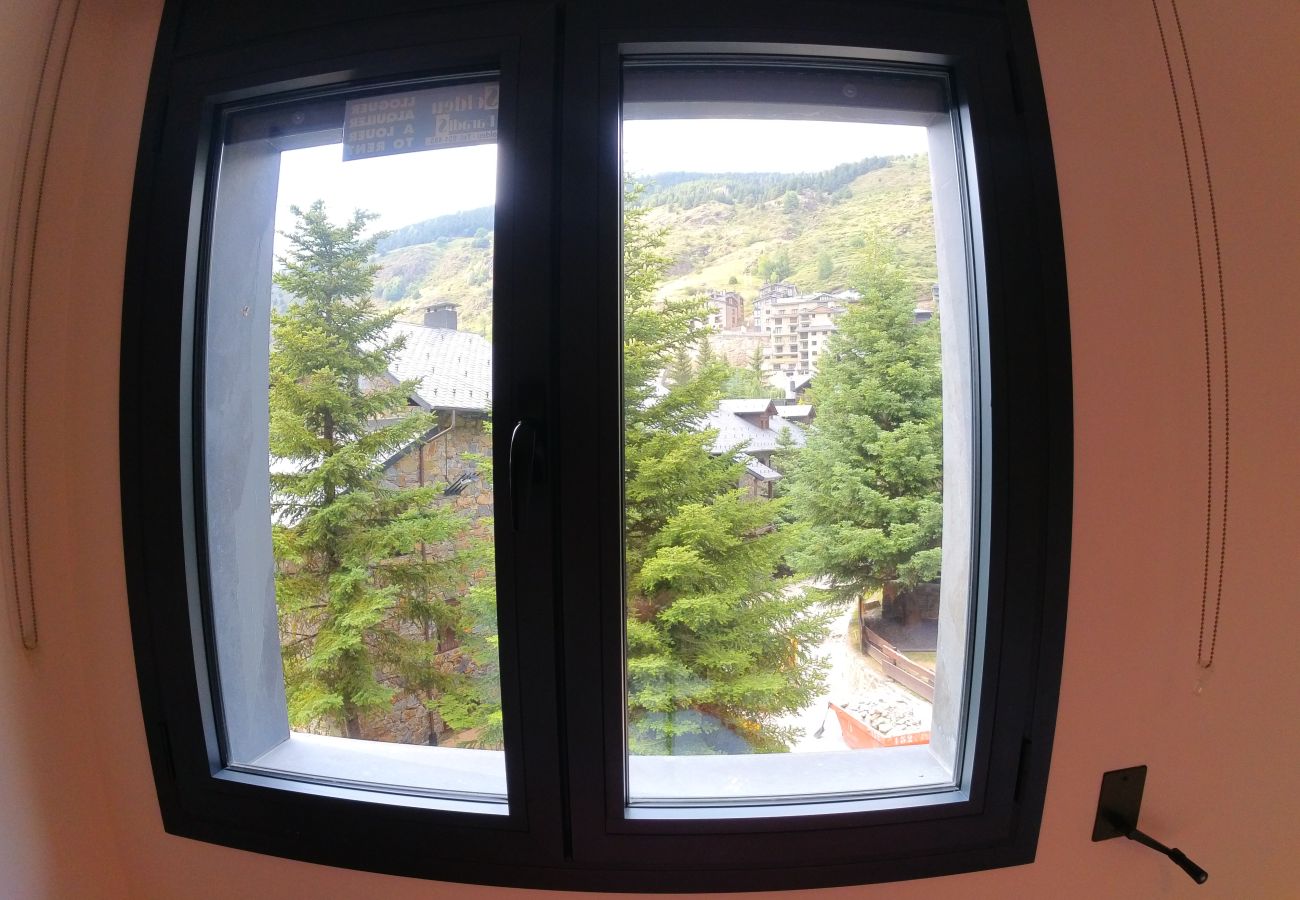 Apartment in El Tarter - 26. 325 SUP