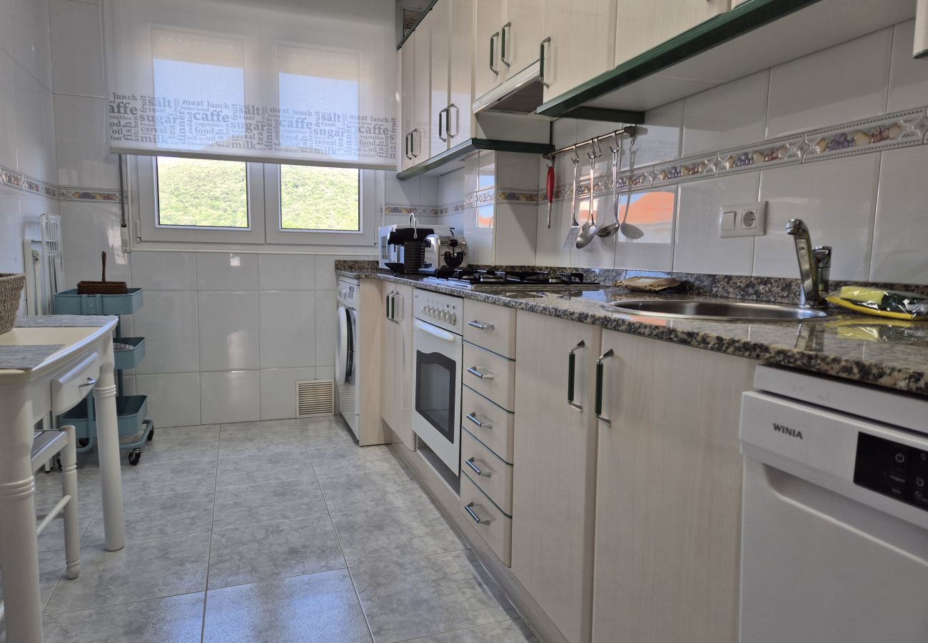Apartment in Santoña - C05A02 Apartamento en la playa con piscina