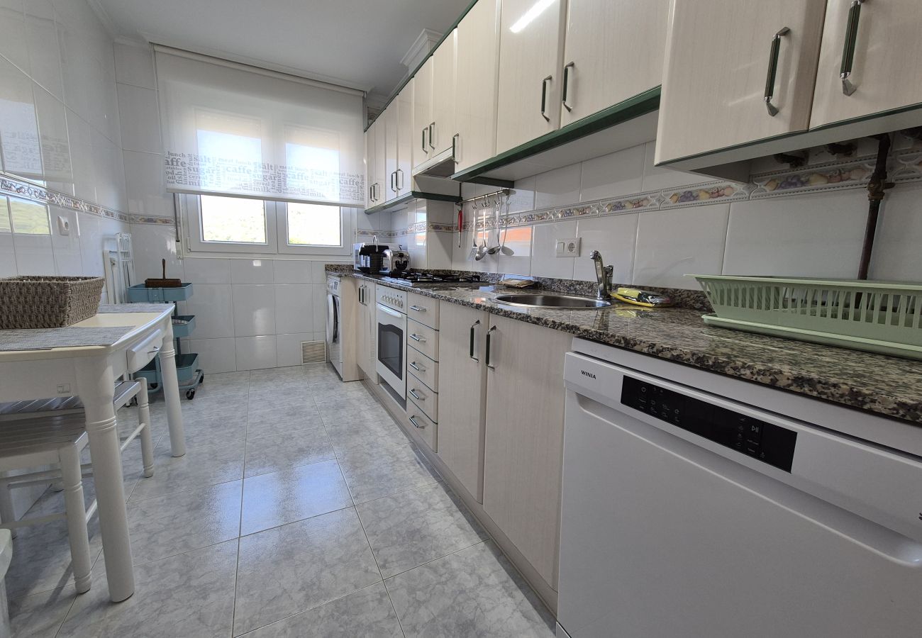 Apartment in Santoña - C05A02 Apartamento en la playa con piscina