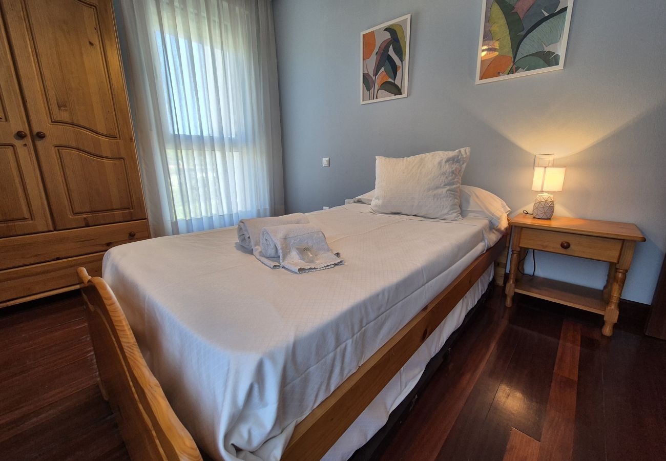 Apartment in Santoña - C05A02 Apartamento en la playa con piscina