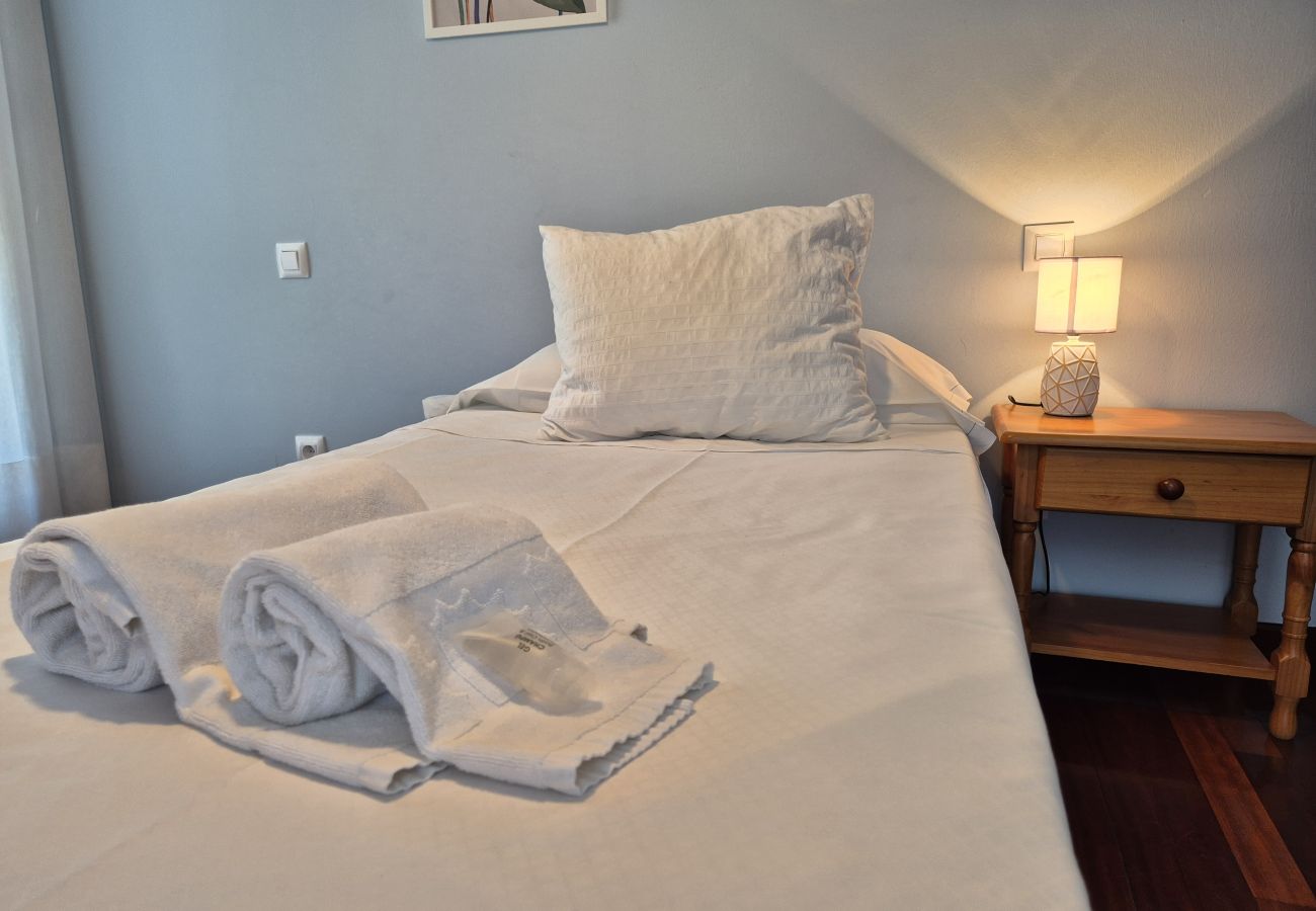 Apartment in Santoña - C05A02 Apartamento en la playa con piscina