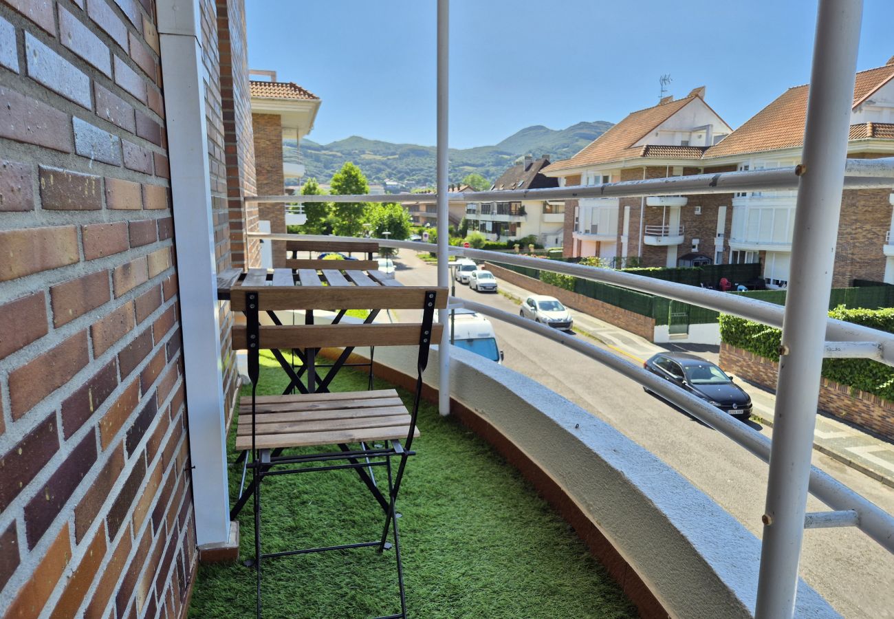 Apartment in Santoña - C05A02 Apartamento en la playa con piscina