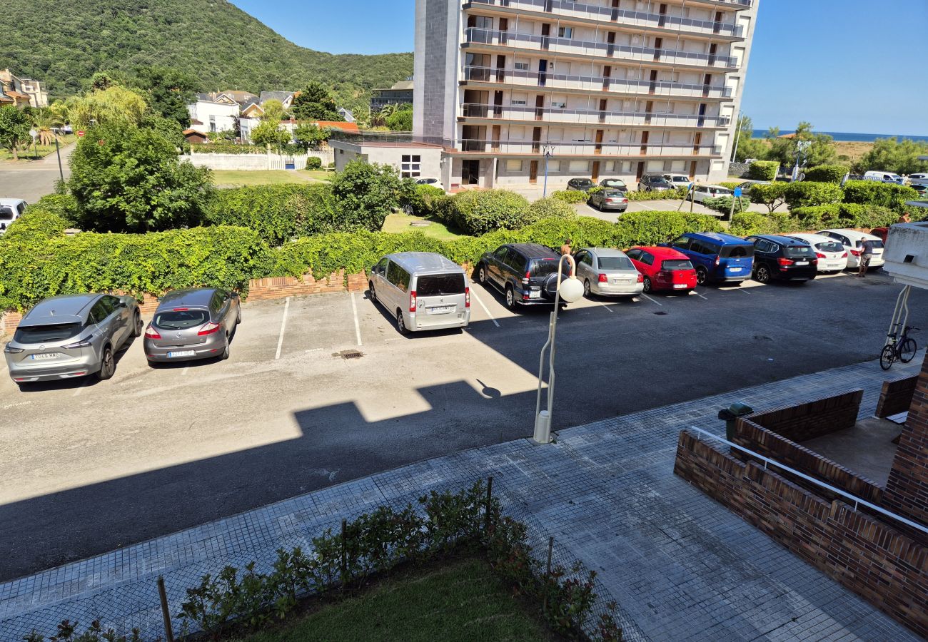 Apartment in Santoña - C05A02 Apartamento en la playa con piscina