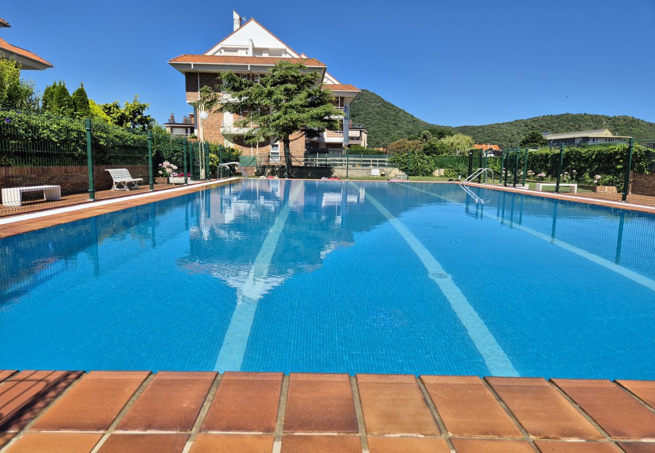 Apartment in Santoña - C05A02 Apartamento en la playa con piscina