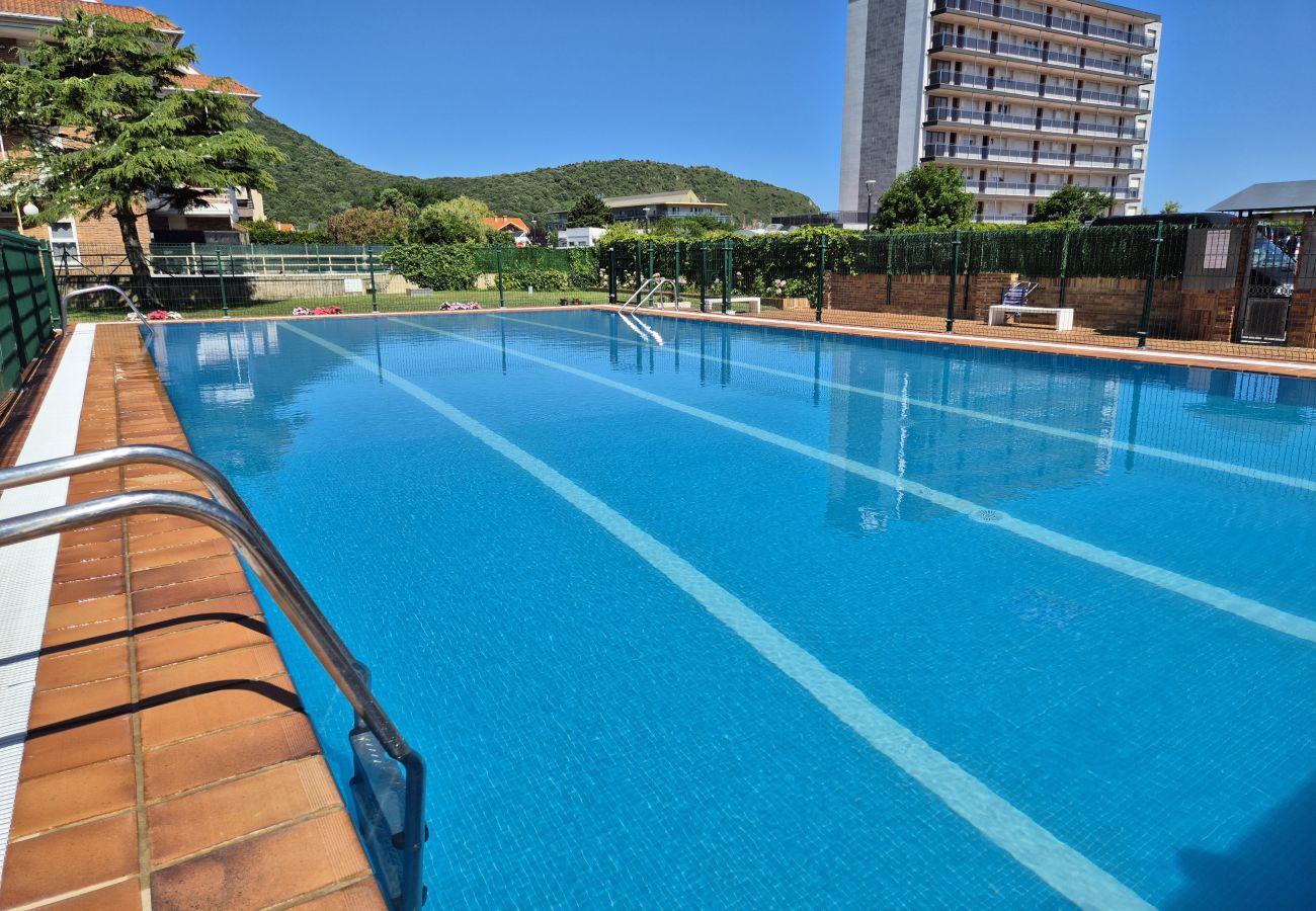 Apartment in Santoña - C05A02 Apartamento en la playa con piscina