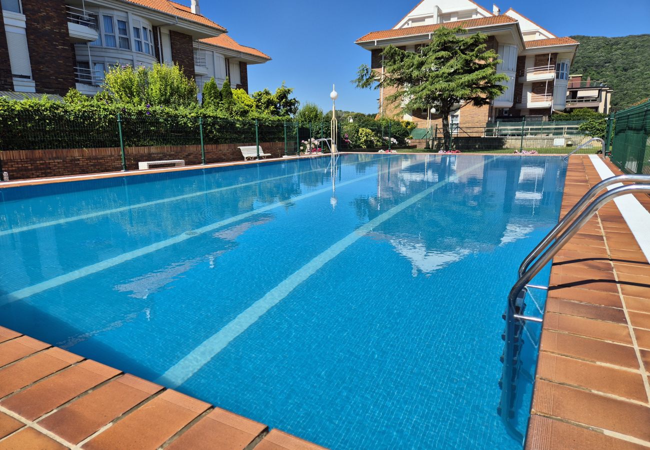 Apartment in Santoña - C05A02 Apartamento en la playa con piscina